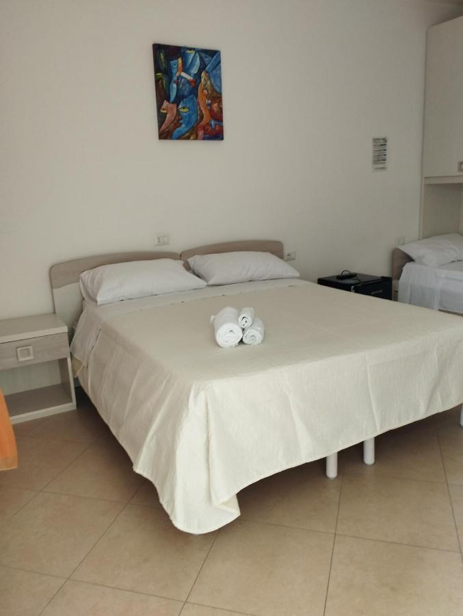 Affitta Camere Zio Peppe San Teodoro  Exterior foto